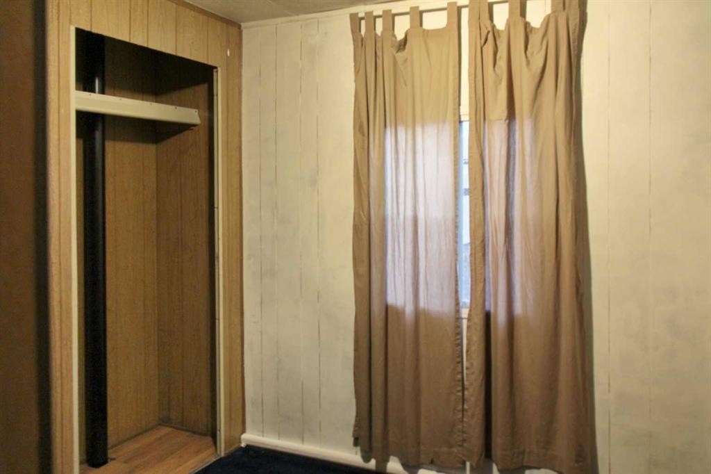 4-4504 41 Street, Camrose, AB