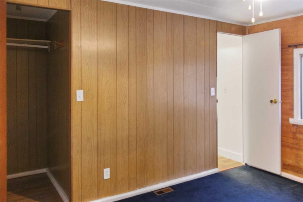 4-4504 41 Street, Camrose, AB