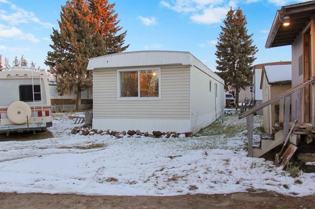 4-4504 41 Street, Camrose, AB