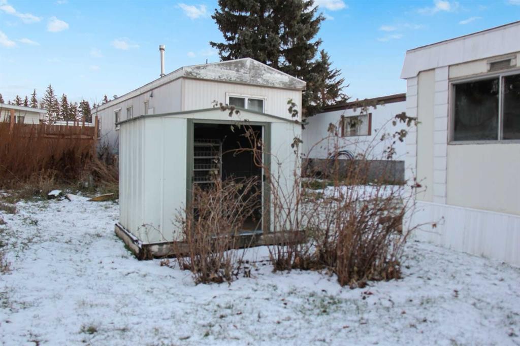 4-4504 41 Street, Camrose, AB