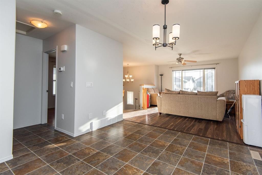 123 Bowman Circle, Sylvan Lake, AB - Indoor