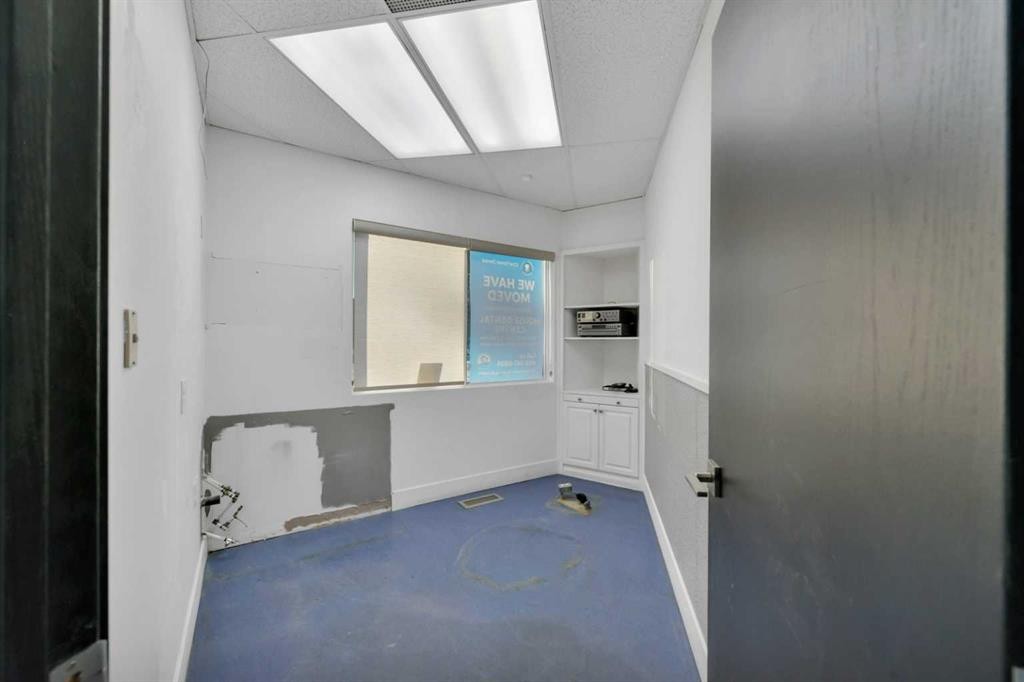 1-5116 52 Street, Red Deer, AB