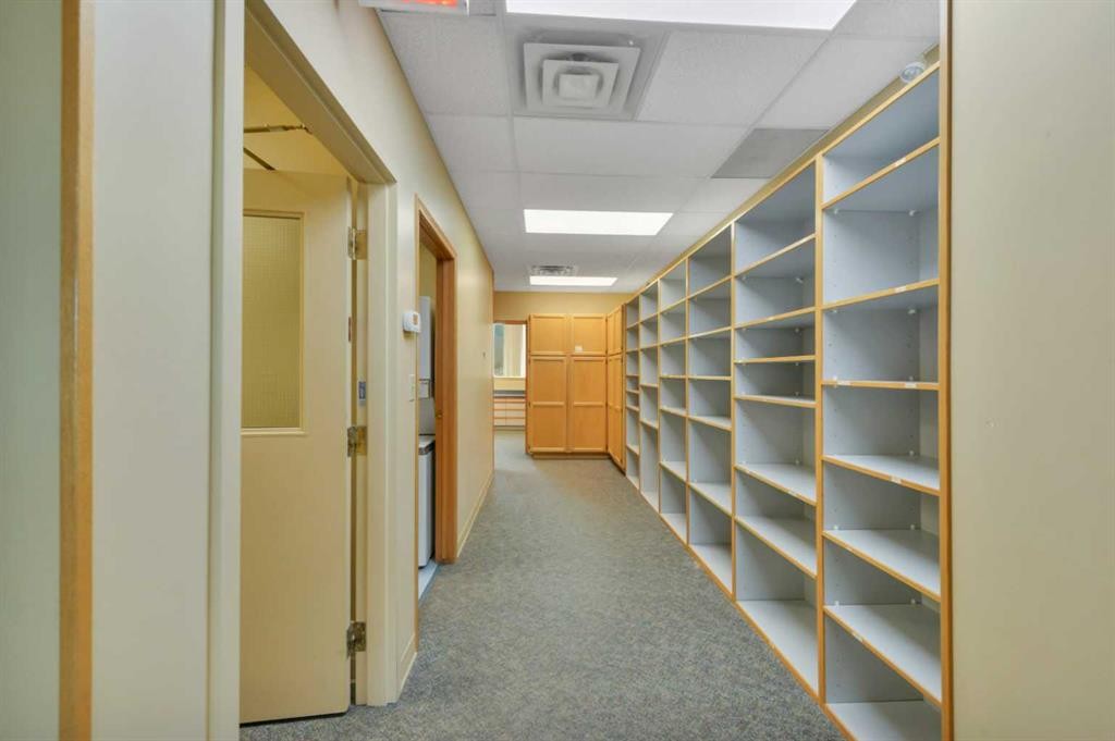 1-5116 52 Street, Red Deer, AB