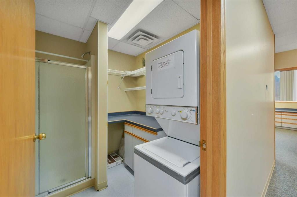 1-5116 52 Street, Red Deer, AB