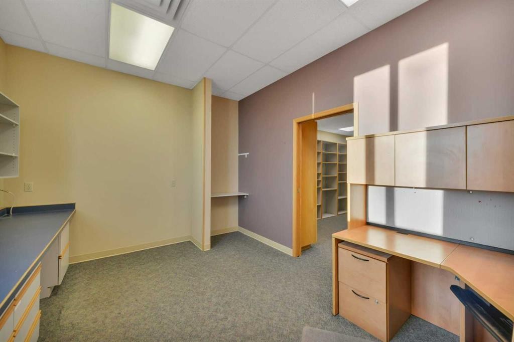 1-5116 52 Street, Red Deer, AB