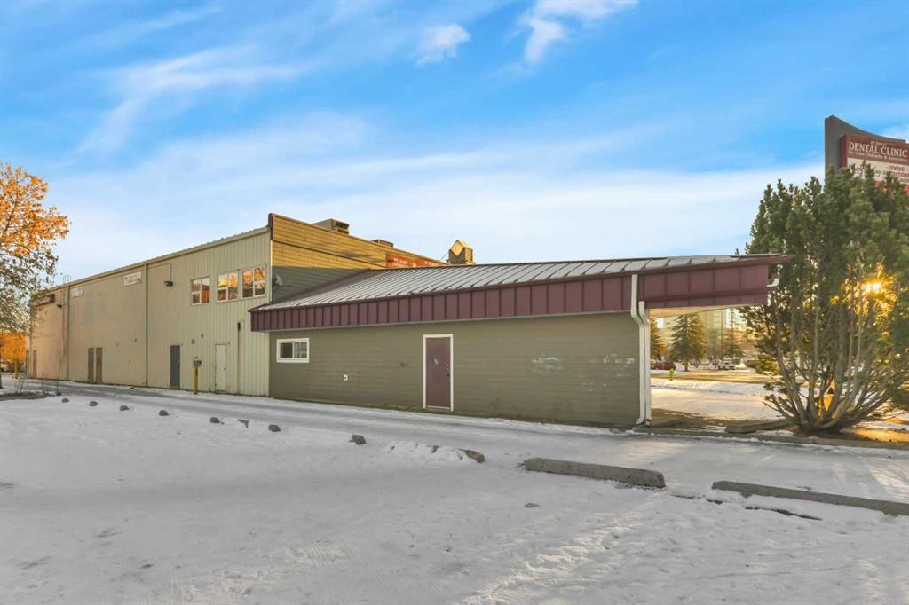 1-5116 52 Street, Red Deer, AB