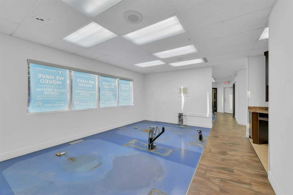 1-5116 52 Street, Red Deer, AB