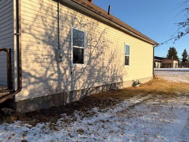 4832 49 Street, Hardisty, AB - Outdoor