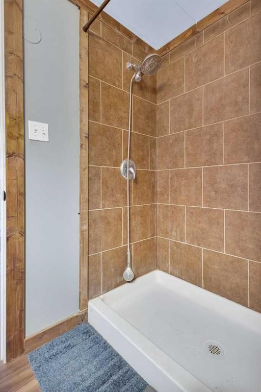 4824 50 Street, Clive, AB - Indoor Photo Showing Bathroom