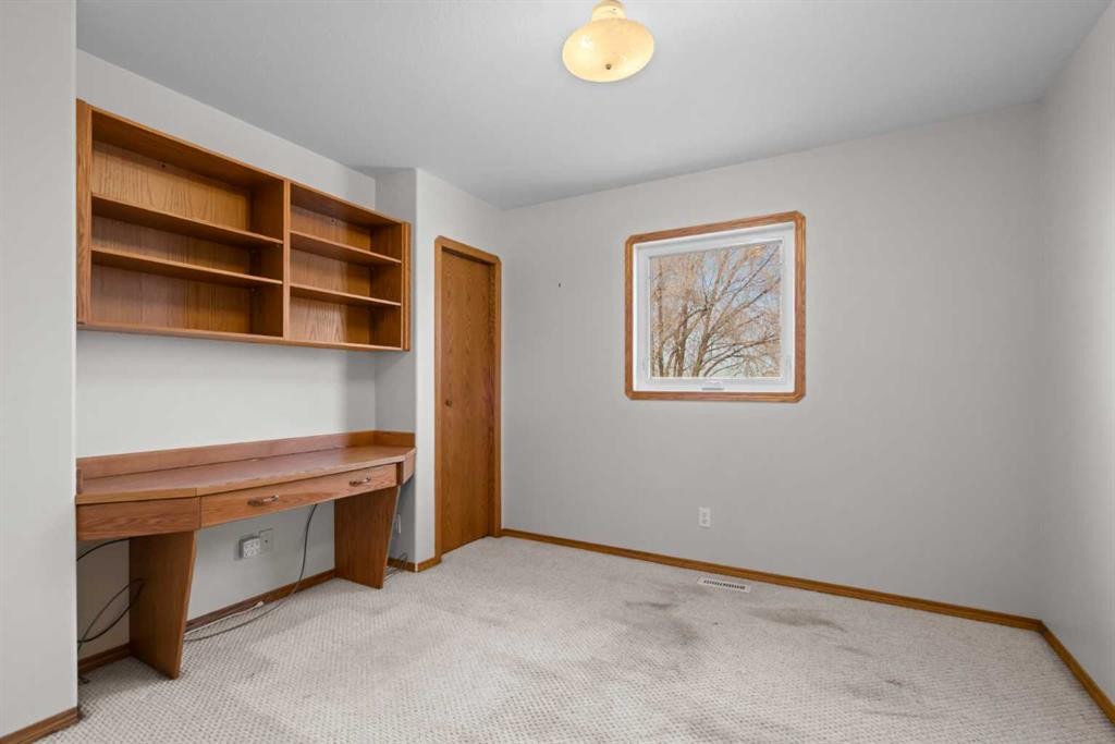 6502 55 Avenue, Camrose, AB - Indoor Photo Showing Other Room