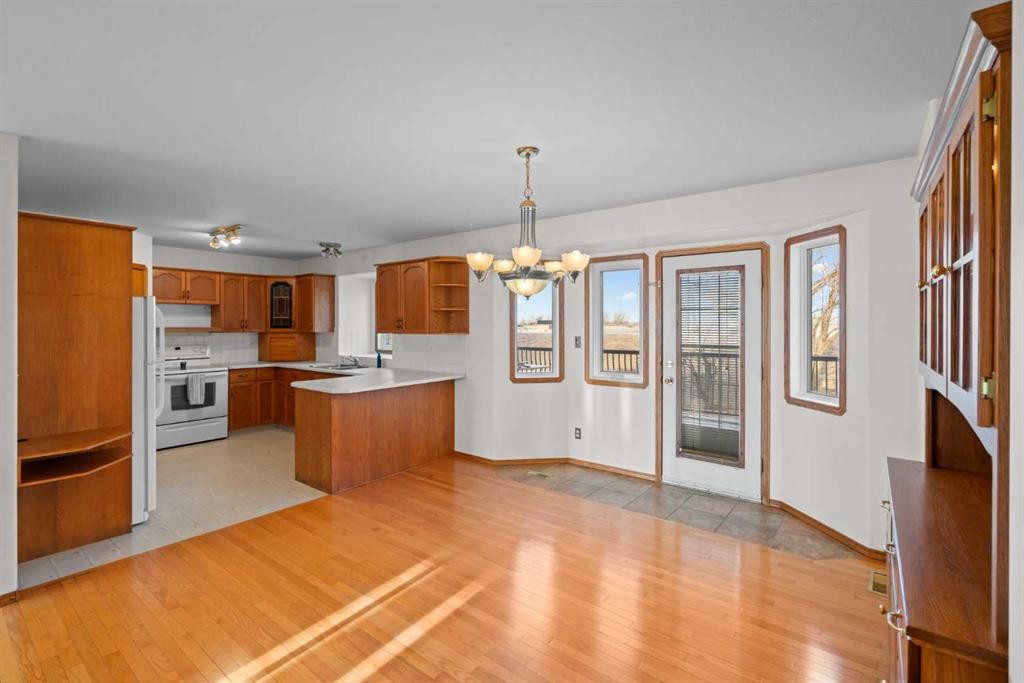 6502 55 Avenue, Camrose, AB - Indoor Photo Showing Kitchen