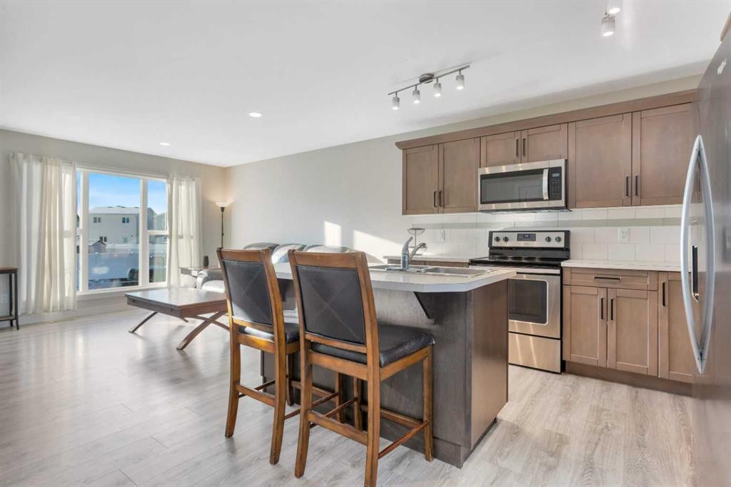 22 Latoria Court, Rural Red Deer County, AB - Indoor Photo Showing Kitchen