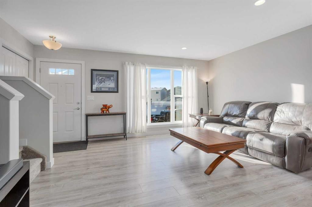 22 Latoria Court, Rural Red Deer County, AB - Indoor Photo Showing Living Room