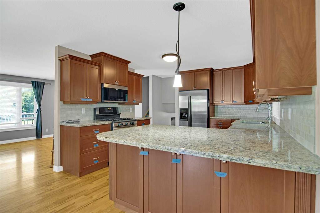 382052 Range Road 7-3, Rural Clearwater County, AB - Indoor Photo Showing Kitchen