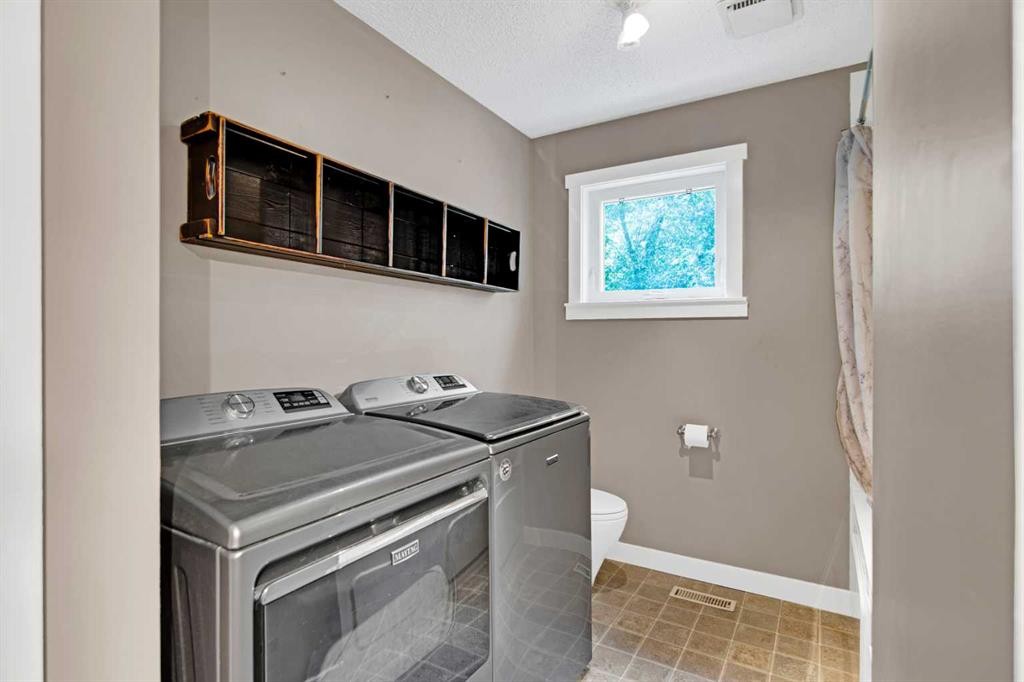 382052 Range Road 7-3, Rural Clearwater County, AB - Indoor Photo Showing Laundry Room