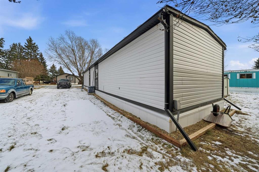 18 Parkland Acres, Lacombe, AB