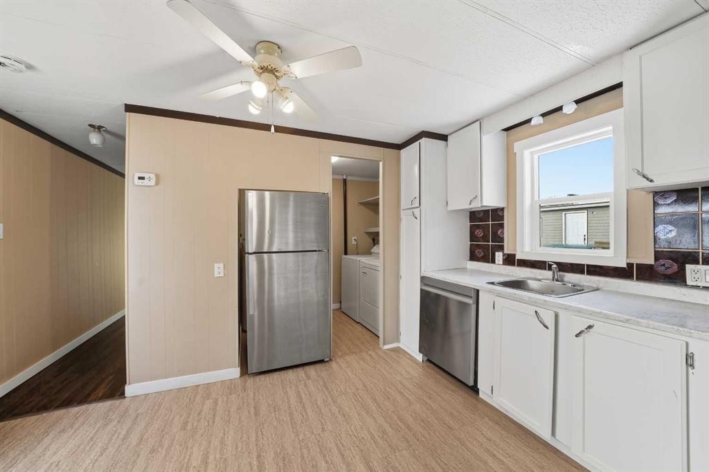 18 Parkland Acres, Lacombe, AB