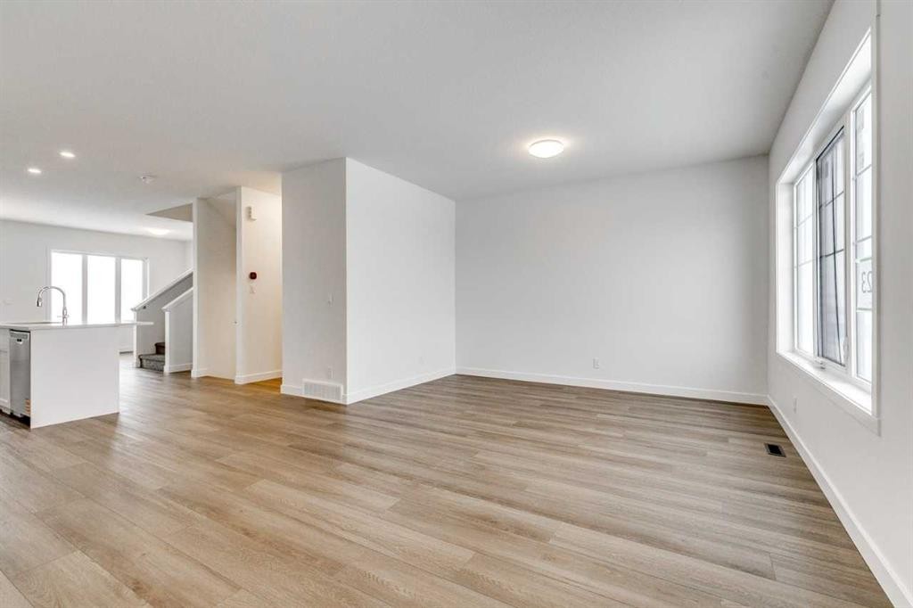 1123 Fowler Road Sw, Airdrie, AB - Indoor Photo Showing Other Room