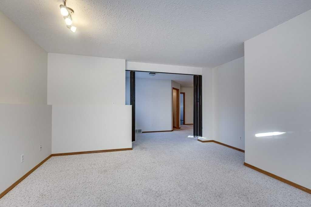 16 Lawrence Crescent, Red Deer, AB - Indoor Photo Showing Other Room