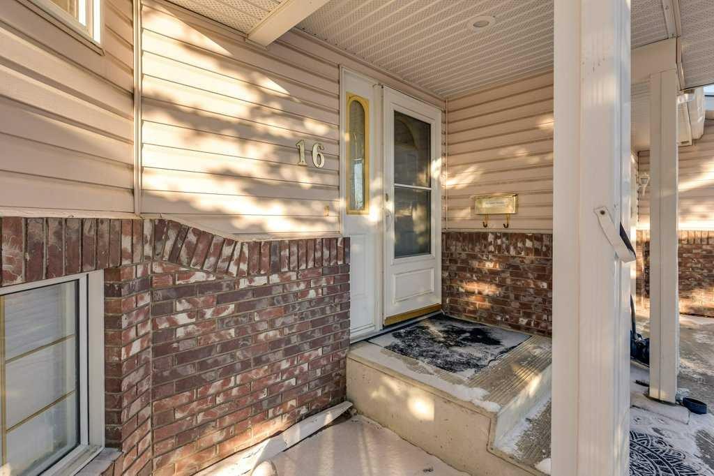 16 Lawrence Crescent, Red Deer, AB - With Exterior