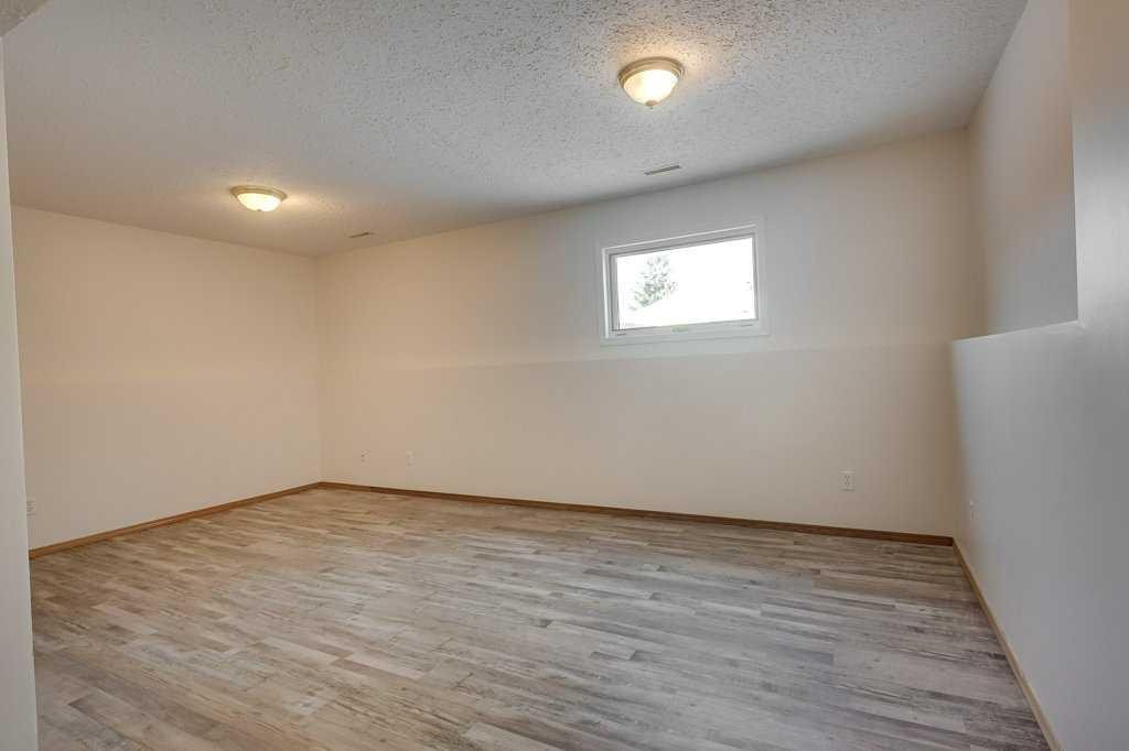 16 Lawrence Crescent, Red Deer, AB - Indoor Photo Showing Other Room