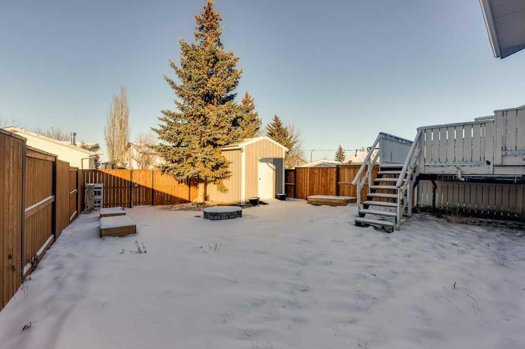 16 Lawrence Crescent, Red Deer, AB - Outdoor