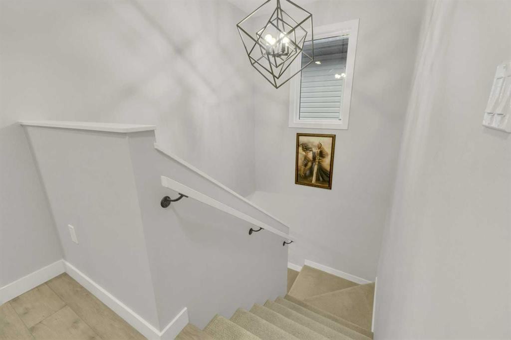 119 Crestview Boulevard, Sylvan Lake, AB - Indoor Photo Showing Other Room