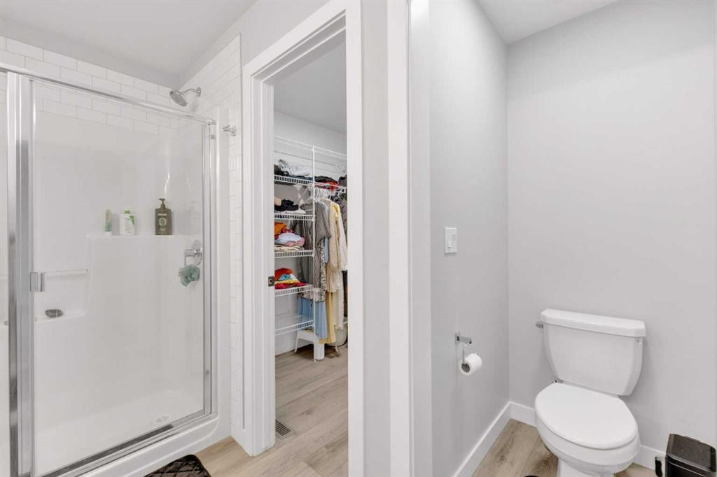 119 Crestview Boulevard, Sylvan Lake, AB - Indoor Photo Showing Bathroom