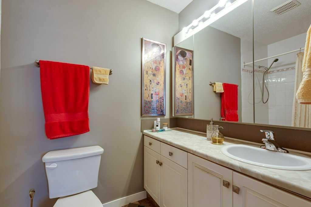 13-7 Stanton Street, Red Deer, AB - Indoor Photo Showing Bathroom