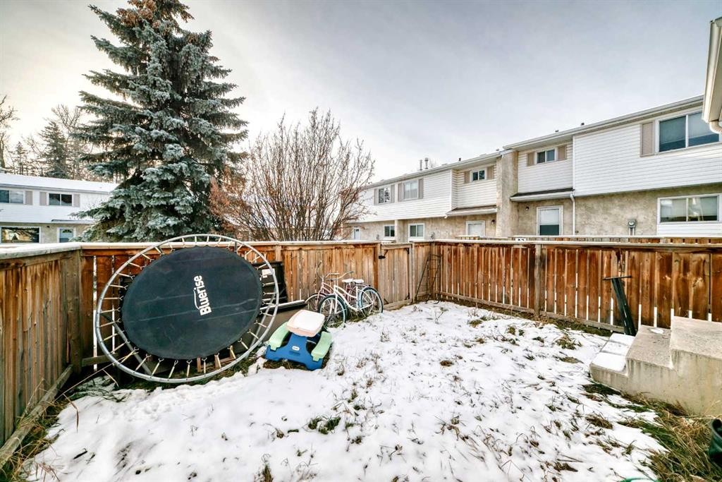 B1-35 Nash, Red Deer, AB - Outdoor