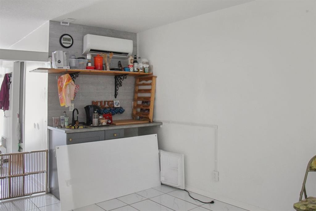 5205 50 Street, Viking, AB