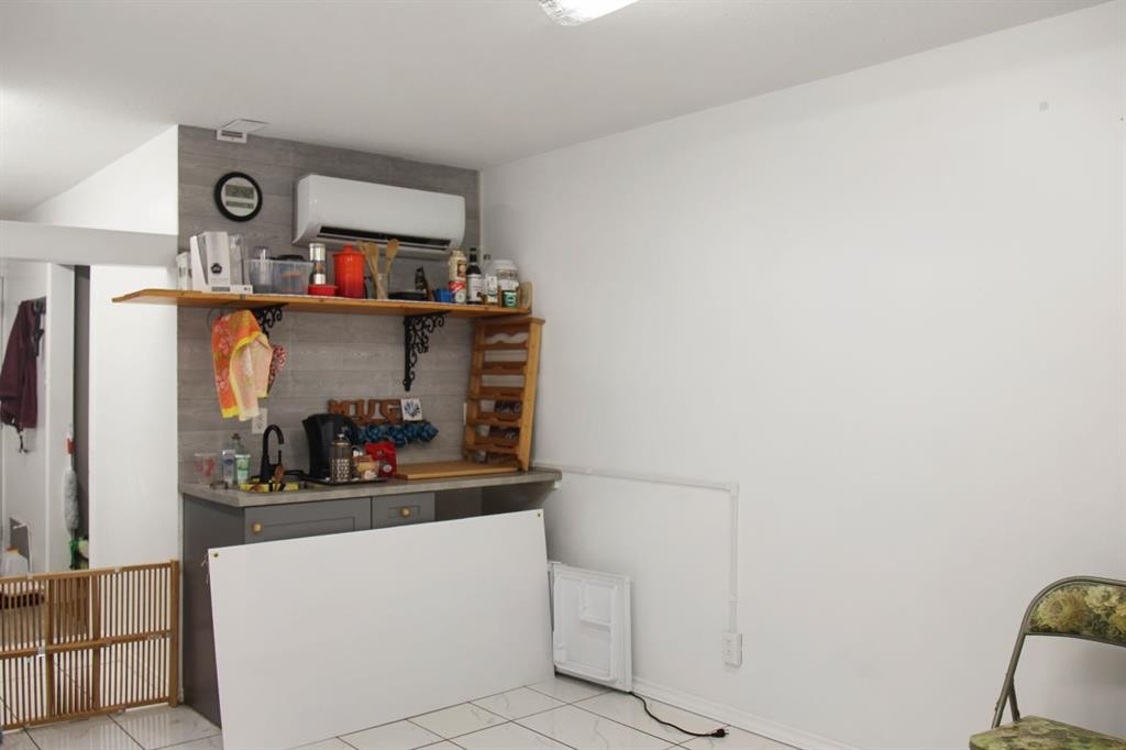 5205 50 Street, Viking, AB