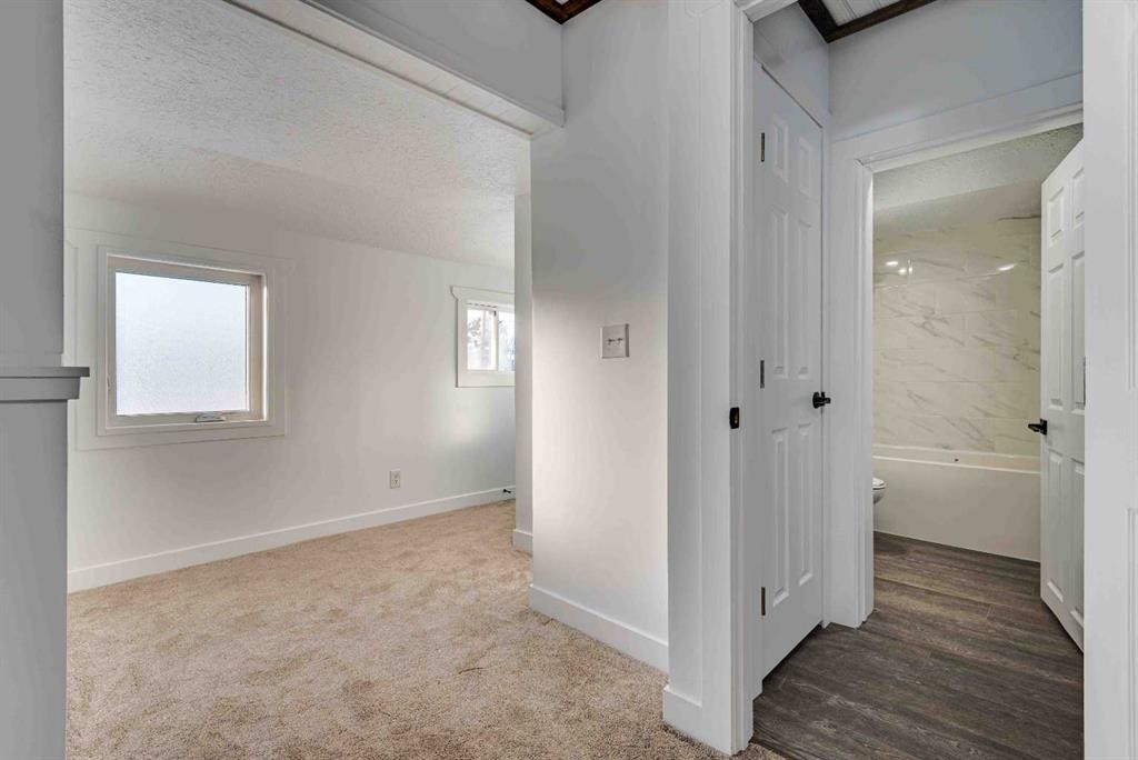 205 Trochu Avenue, Trochu, AB - Indoor Photo Showing Other Room