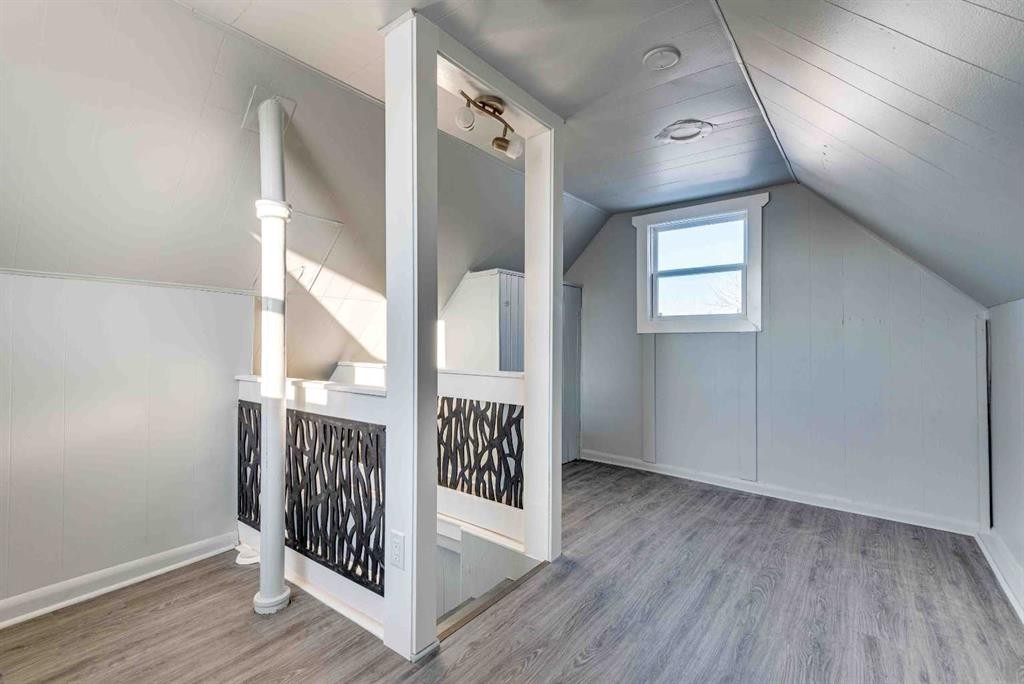 205 Trochu Avenue, Trochu, AB - Indoor