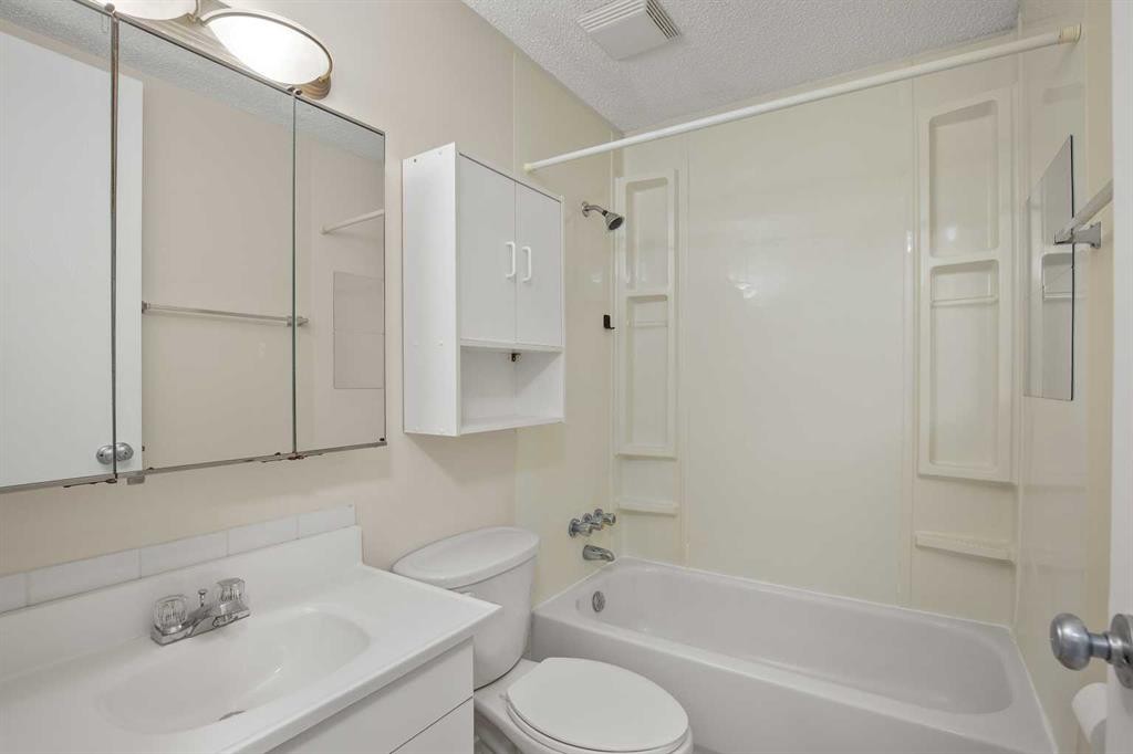99 Dawson Street, Red Deer, AB - Indoor Photo Showing Bathroom