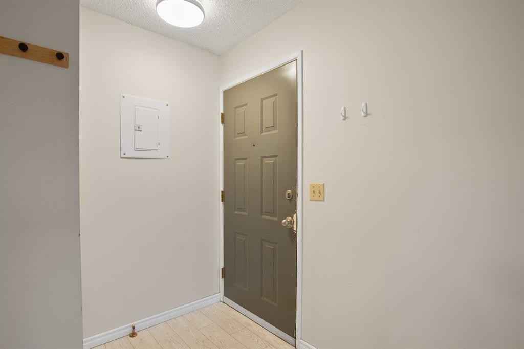 99 Dawson Street, Red Deer, AB - Indoor Photo Showing Other Room