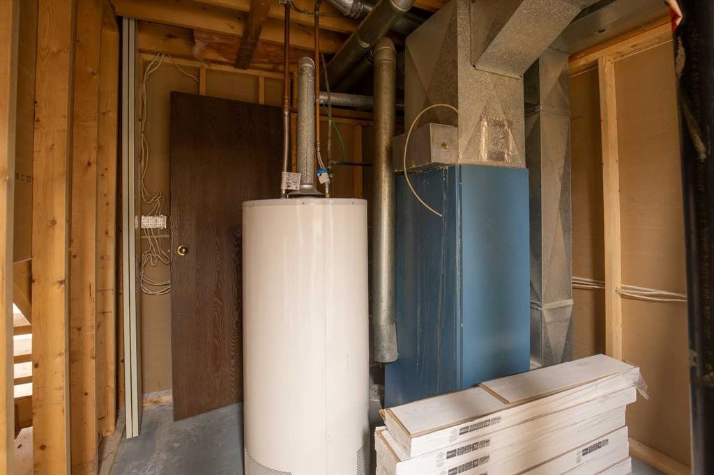 99 Dawson Street, Red Deer, AB - Indoor Photo Showing Other Room