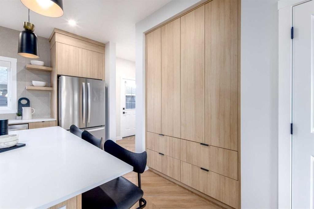 248 Verbena Common Sw, Calgary, AB - Indoor Photo Showing Kitchen