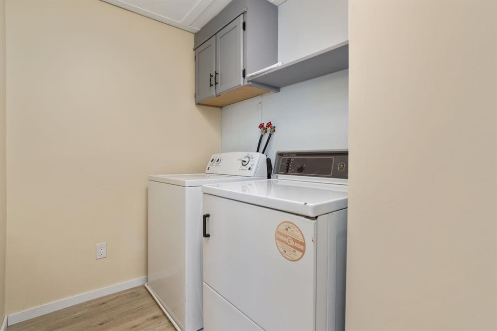 11 1St Avenue North, Hay Lakes, AB - Indoor Photo Showing Laundry Room