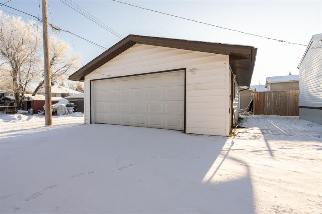 11 1St Avenue North, Hay Lakes, AB - Outdoor With Exterior