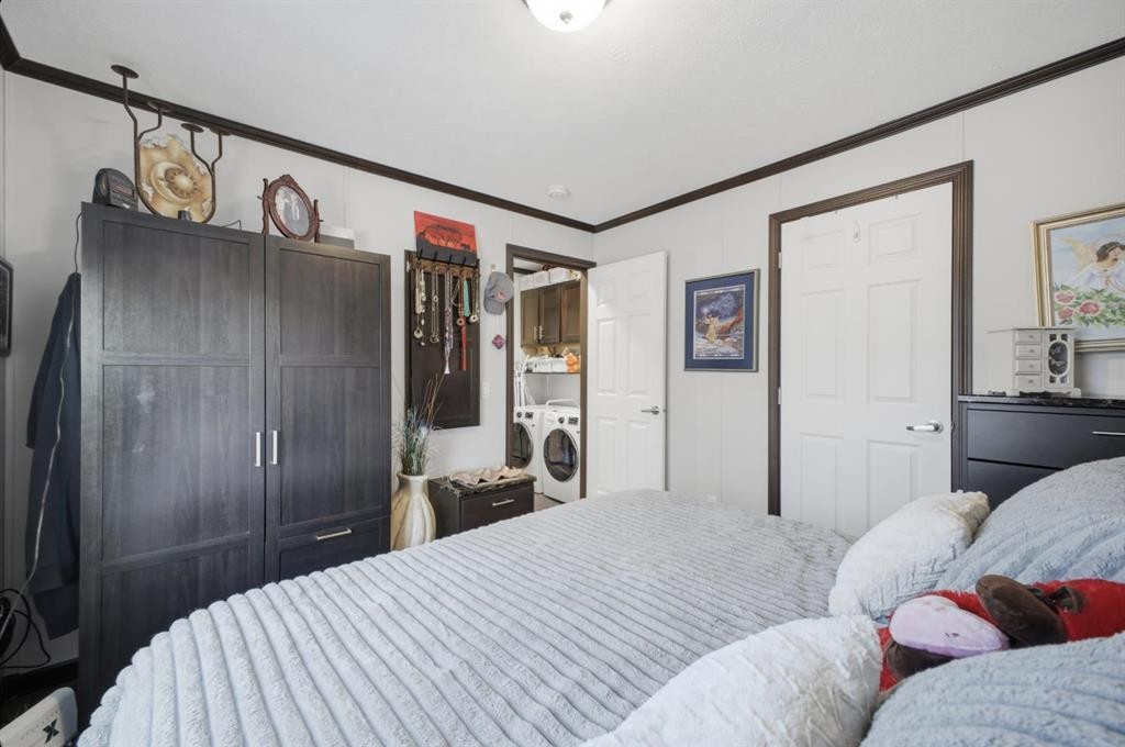 40-41019 Range Road 11, Rural Lacombe County, AB - Indoor Photo Showing Bedroom