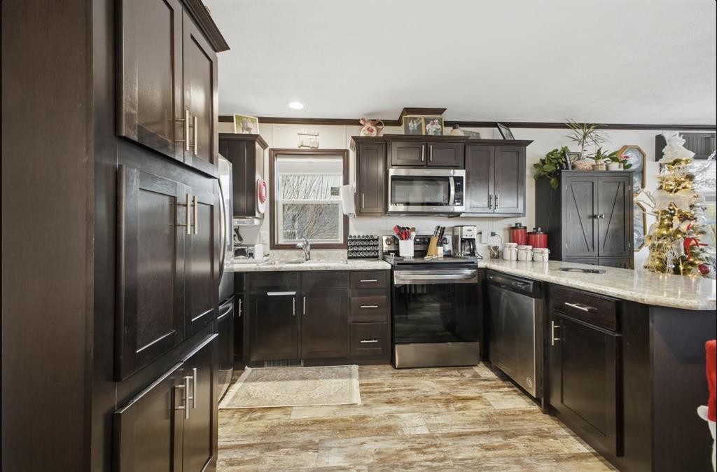 40-41019 Range Road 11, Rural Lacombe County, AB - Indoor Photo Showing Kitchen With Upgraded Kitchen