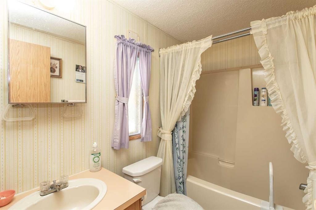 44A-5500 Womacks Road, Blackfalds, AB