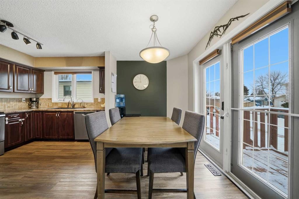 59 Baird Street, Red Deer, AB - Indoor Photo Showing Dining Room