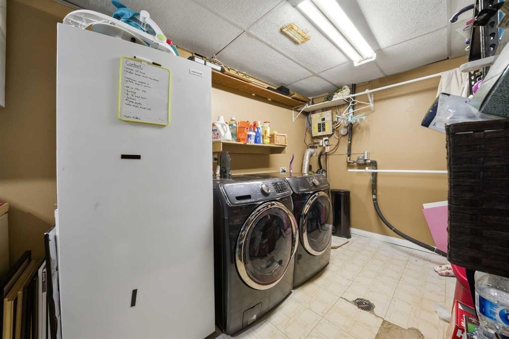 59 Baird Street, Red Deer, AB - Indoor Photo Showing Laundry Room