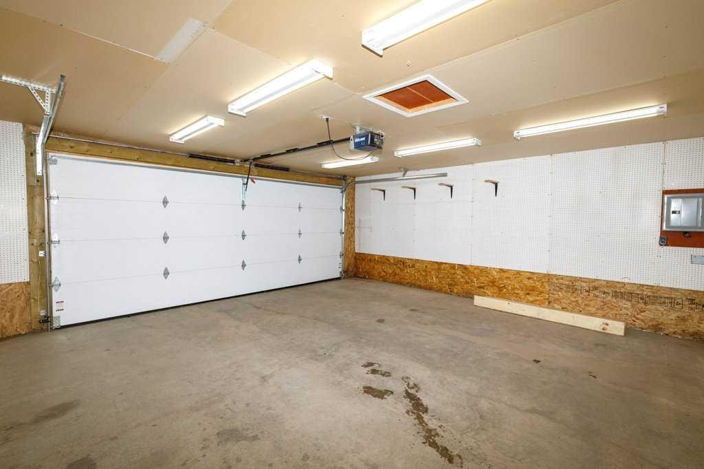207 Lancaster Drive, Red Deer, AB - Indoor Photo Showing Garage