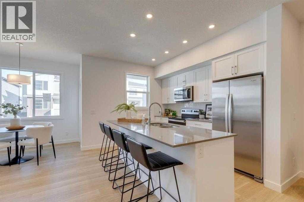 438-65 Belvedere Pointe Se, Calgary, AB - Indoor Photo Showing Kitchen