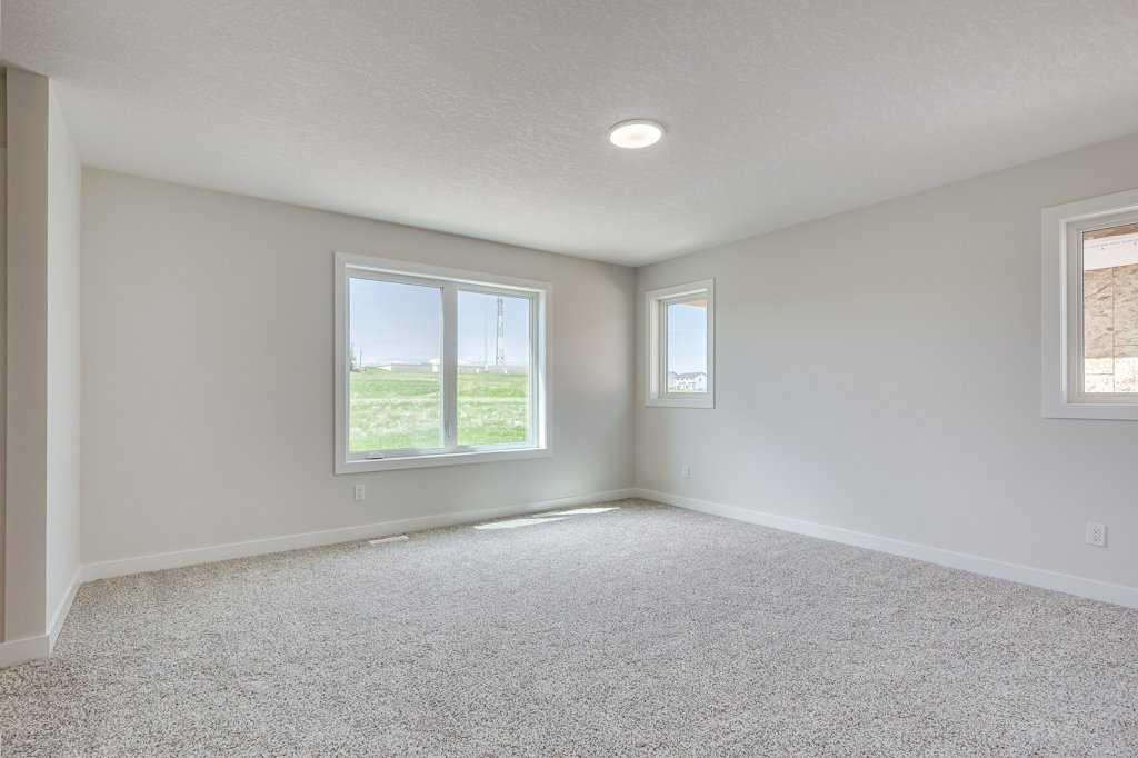 117 Crestview Boulevard, Sylvan Lake, AB - Indoor Photo Showing Other Room