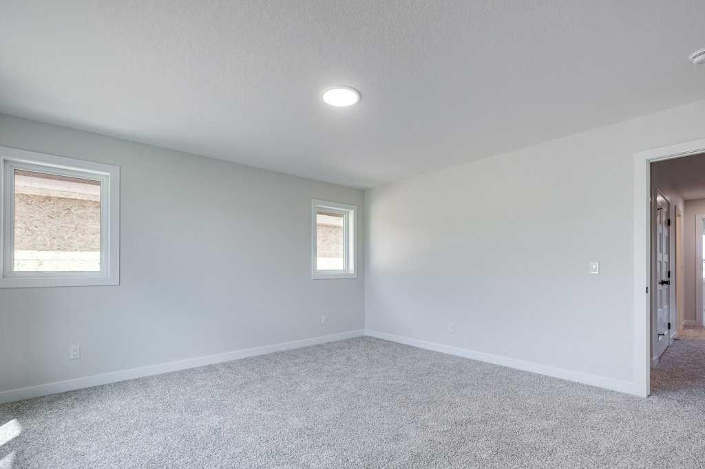 117 Crestview Boulevard, Sylvan Lake, AB - Indoor Photo Showing Other Room