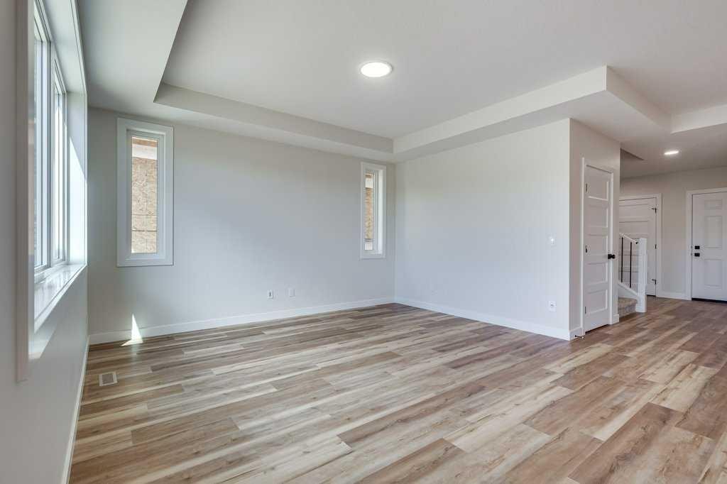 117 Crestview Boulevard, Sylvan Lake, AB - Indoor Photo Showing Other Room